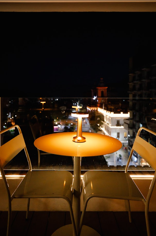 Mesa con vista a la Catedral